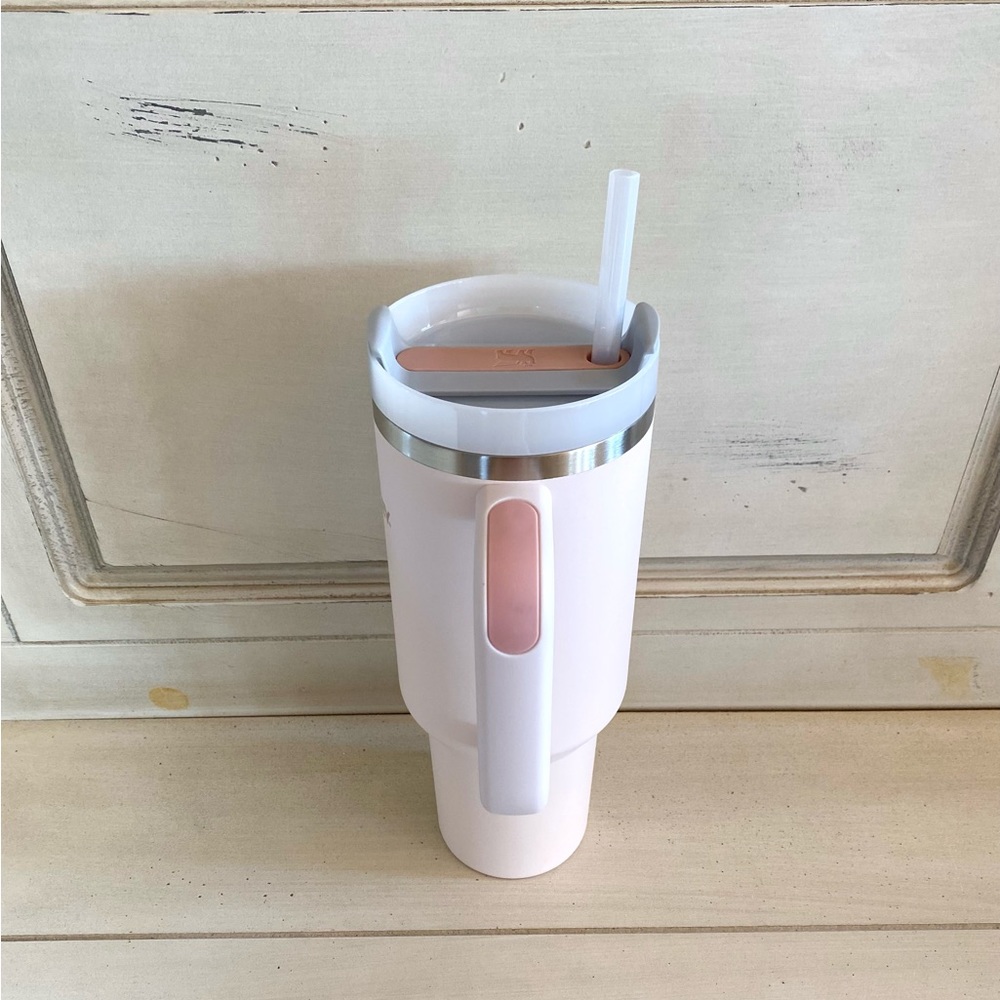 NWT Rose Quartz 40 oz. Stanley Quencher H2.0 Flowstate Tumbler - Picture 4 of 6